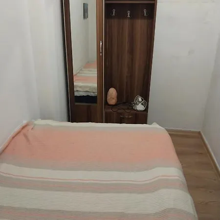 Yenifoca Merkezde Tas Triplex.